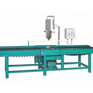 Integrated laminated material chain-type co-painting machine