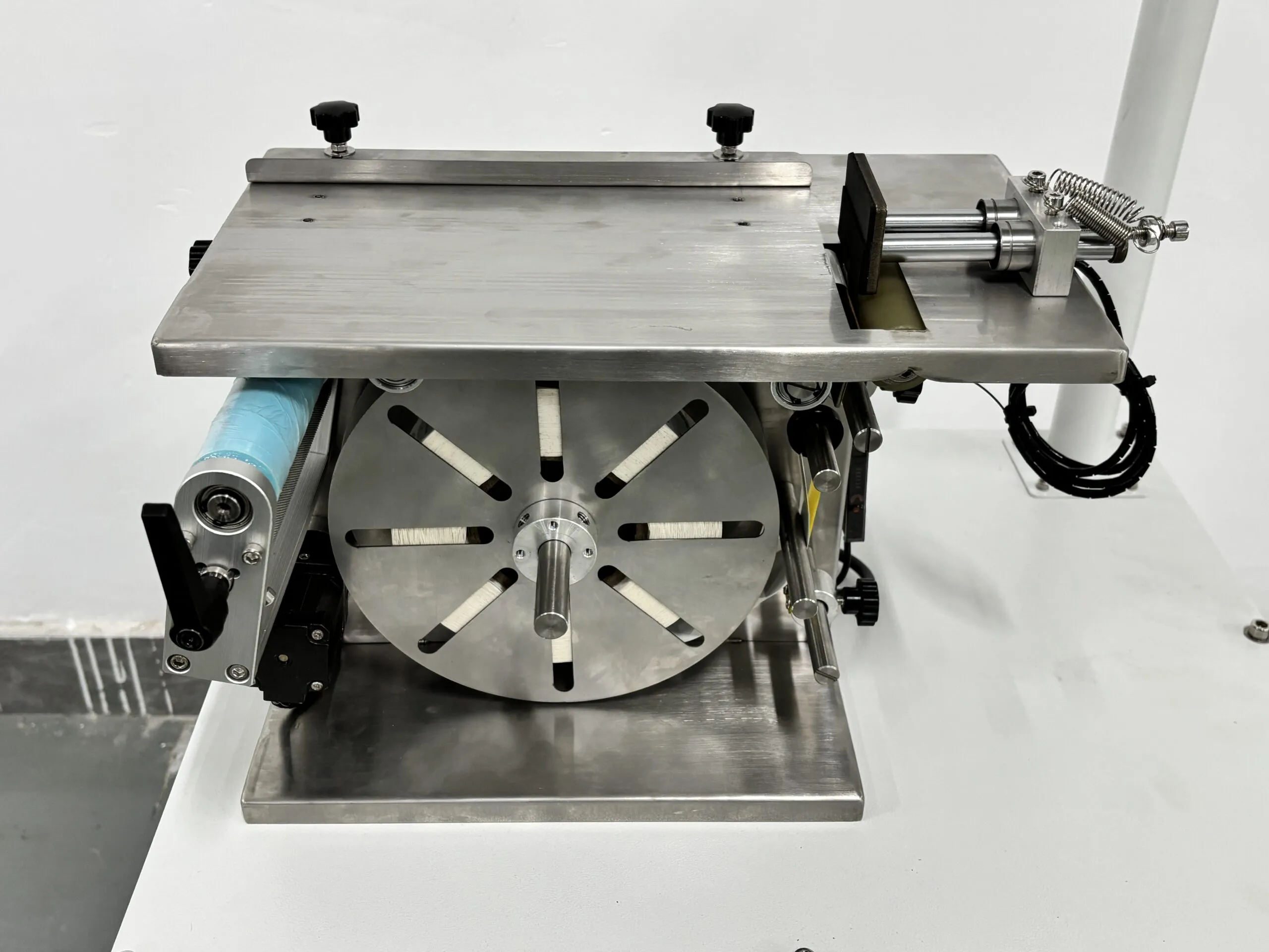 Right-angle sealing machine - Image 4