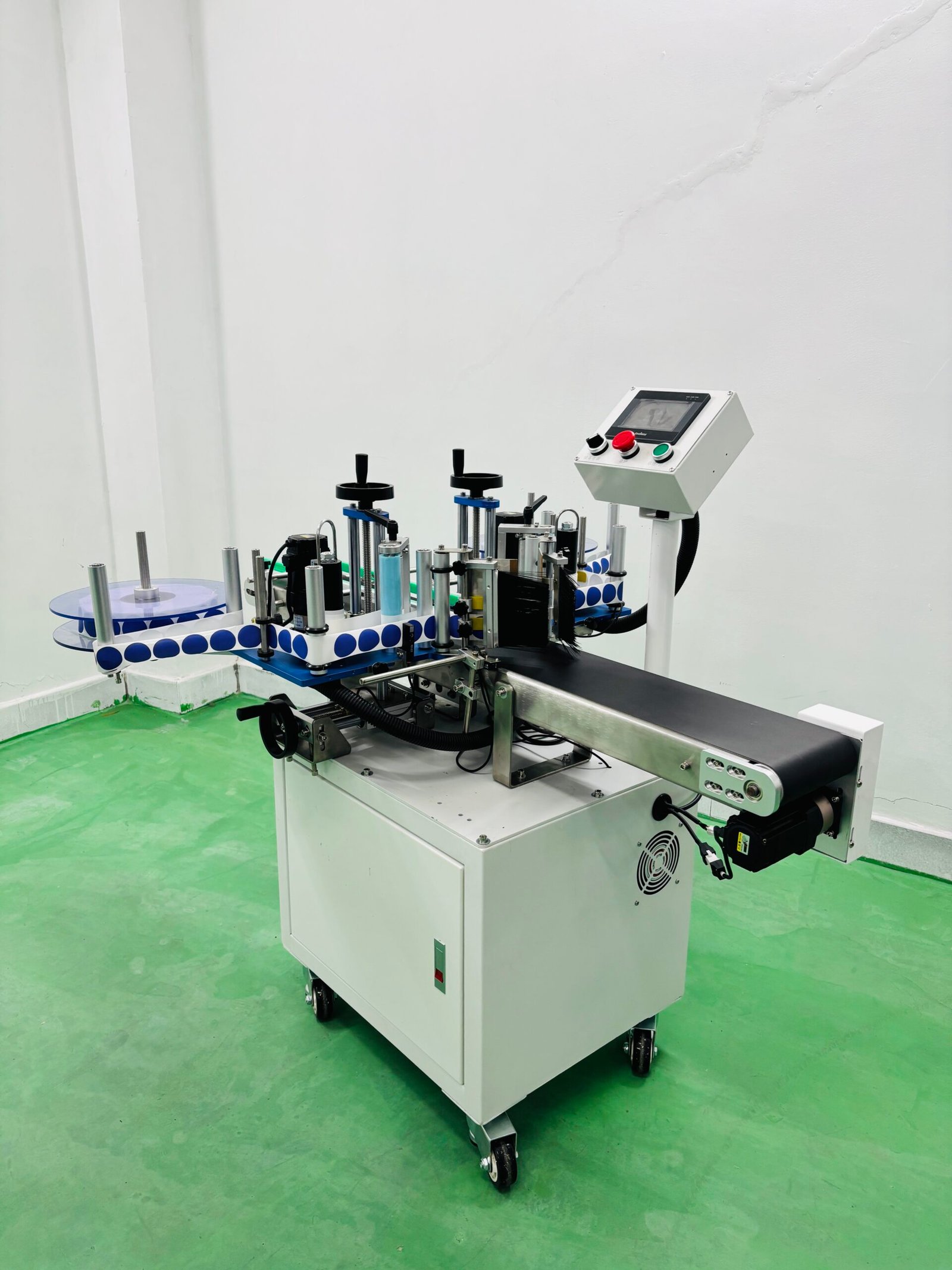 Double side labeling machine - Image 4