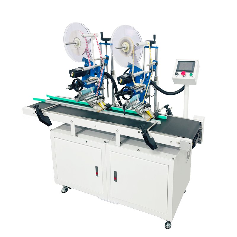 Double-flat labeling machine